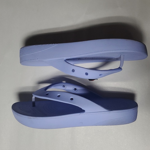 CROCS Classic Flip Flop Platform Sandals Size 10 Perriwinkle Womens - Picture 3 of 16